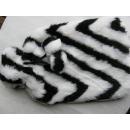 Zebra grau Fleece Wärmflasche 2 l mit Bommel